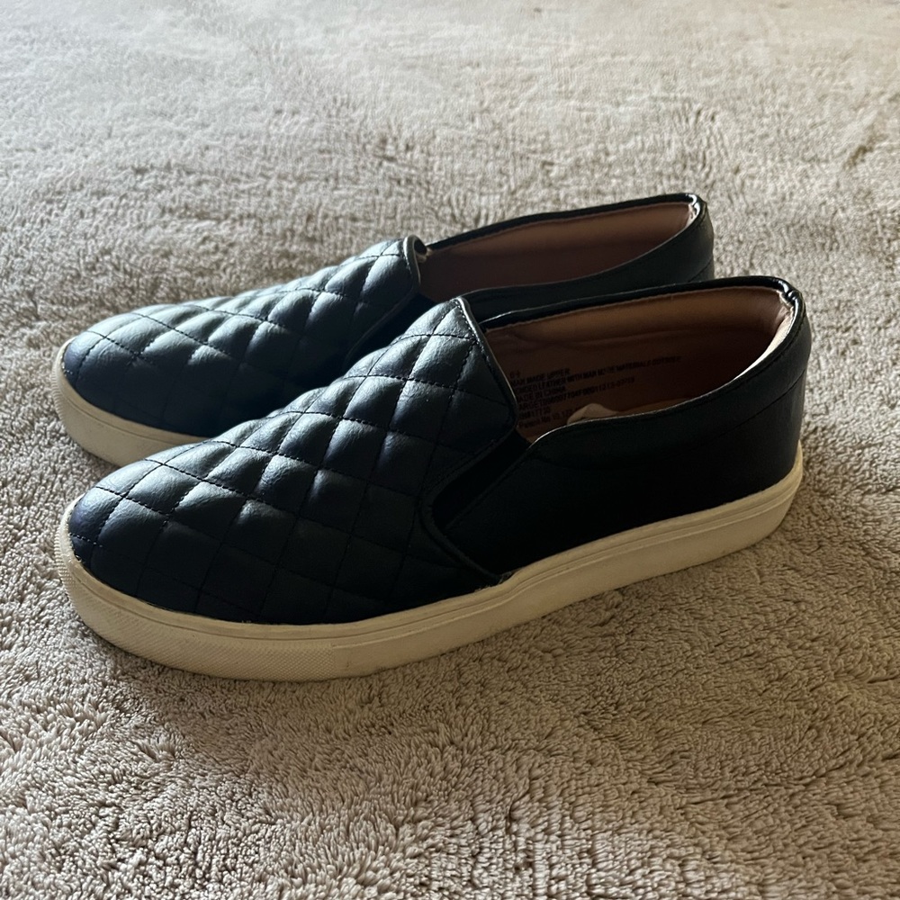 Women’s Slip-on Shoes